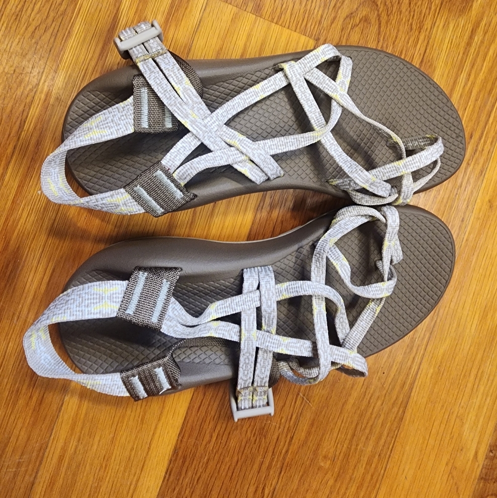 Chaco ZX2 Sandals in Gray and Light Yellow Outdoor Sports Sandals UNWORN
